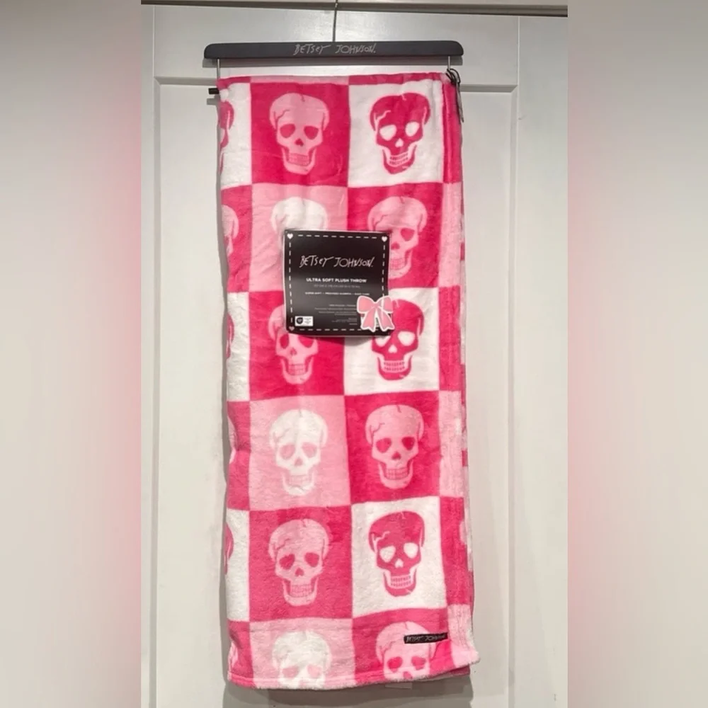 Betsey johnson Pink Halloween Throw. Blanket